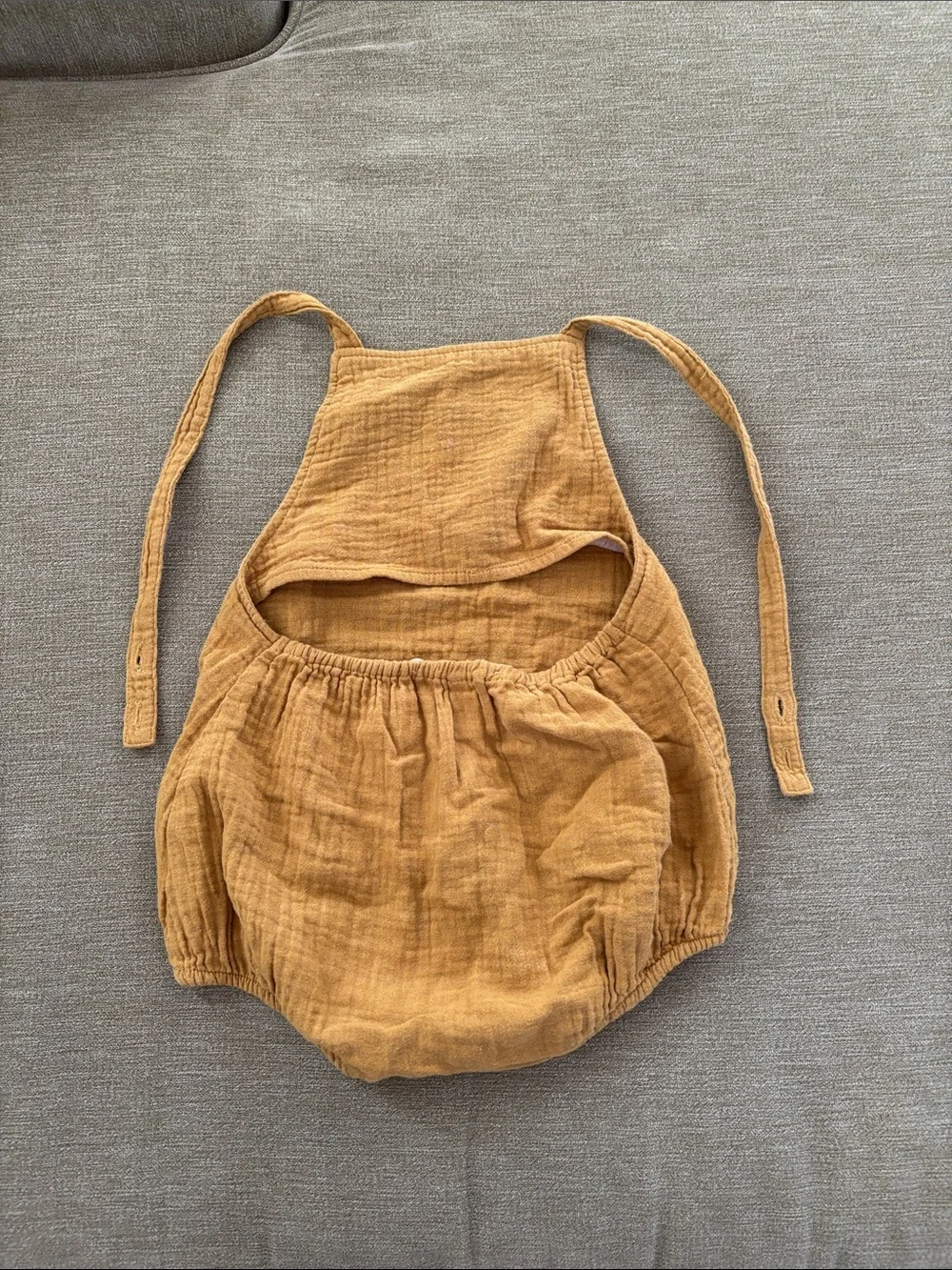 Rylee and Cru criss cross romper Sz 18-24 mos